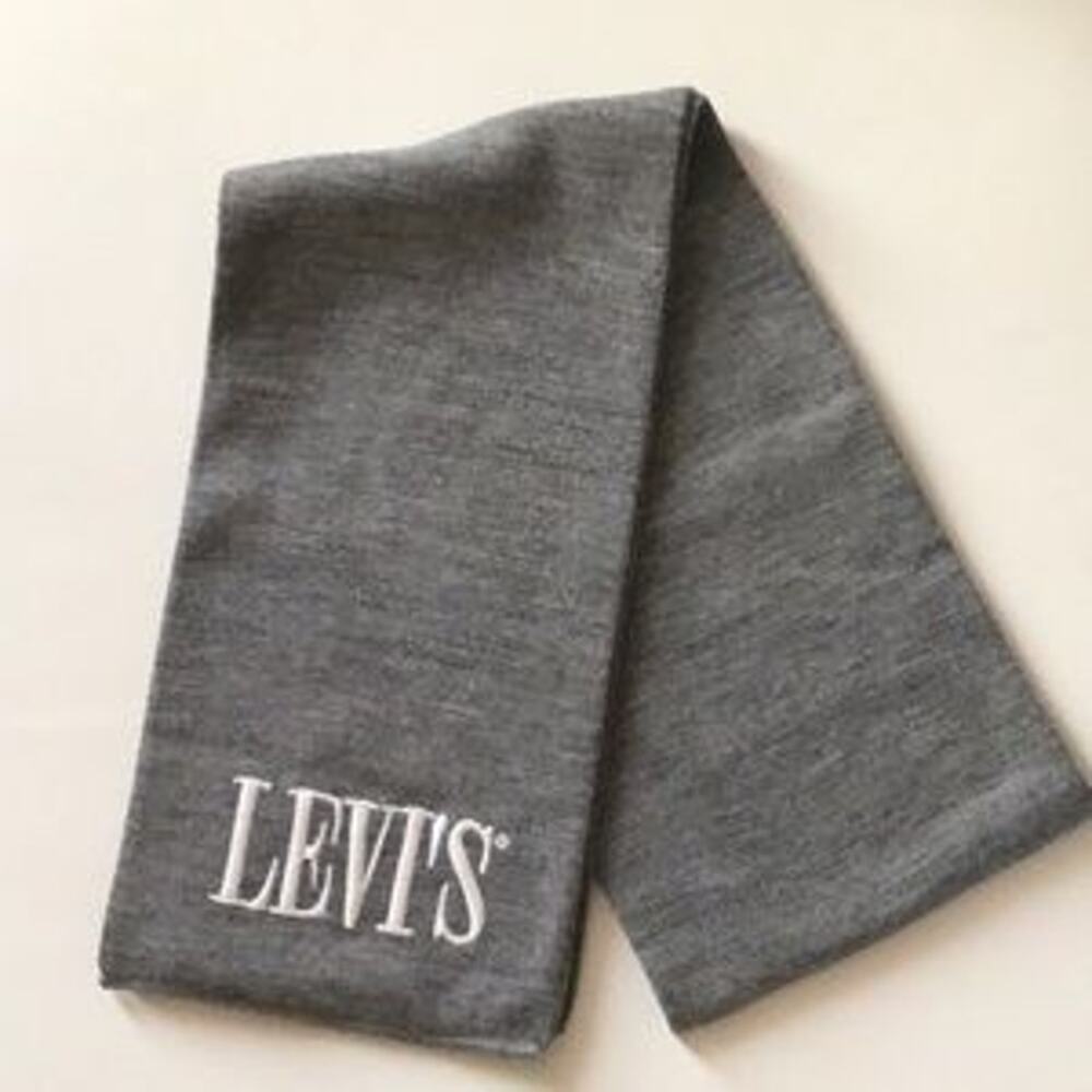 Levi's knit scarf UNISEX NWOT